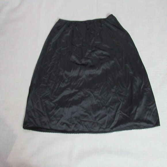Vanity Fair Half Slip Womens Size Large Black Skirt Nylon Lace Trim Classy - Picture 1 of 9